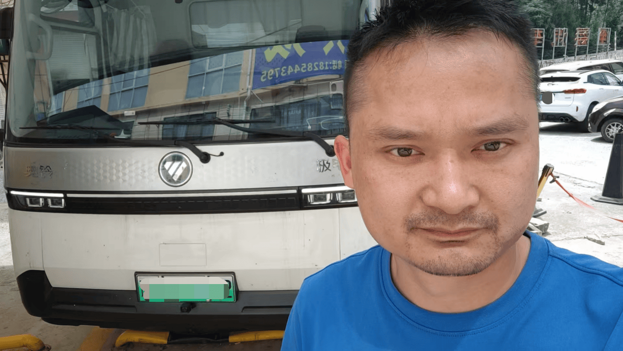 从滴滴司机到货运新兵:容老板的奥铃极电初体验 从滴滴司机到货运新兵:容老板的奥铃极电初体验